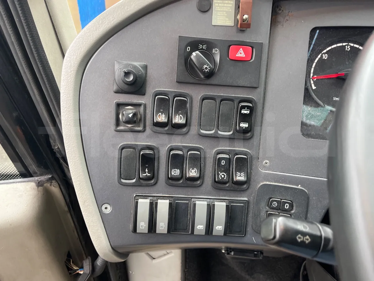 Beulas Scania Aura K440EB4X2 - EUR4 - 324kW - 12.200m - onboard devices 2