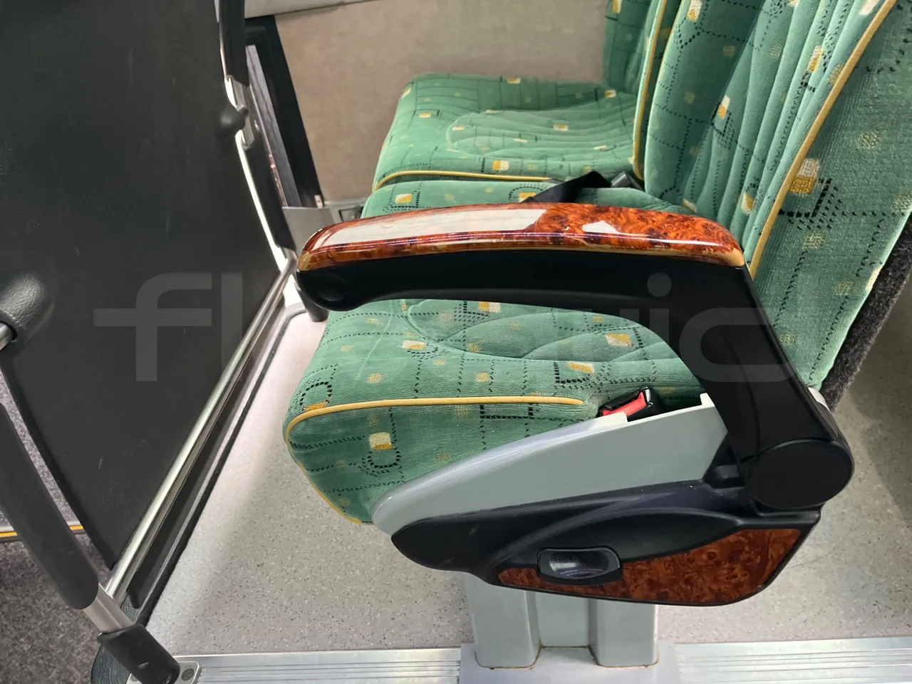 Beulas Scania Aura K440EB4X2 - EUR4 - 324kW - 12.200m - armrest detail photo