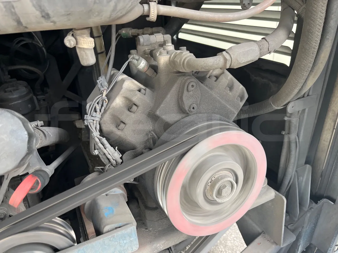Beulas Scania Aura K440EB4X2 - EUR4 - 324kW - 12.200m - air conditioning compressor