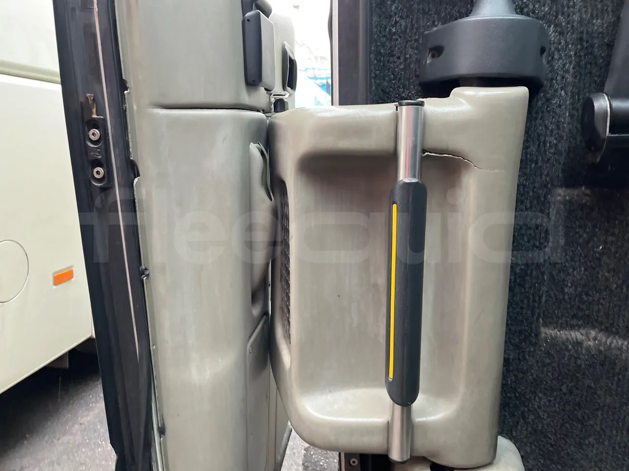 Beulas Scania Aura K440EB4X2 - EUR4 - 324kW - 12.200m - door mechanism photo
