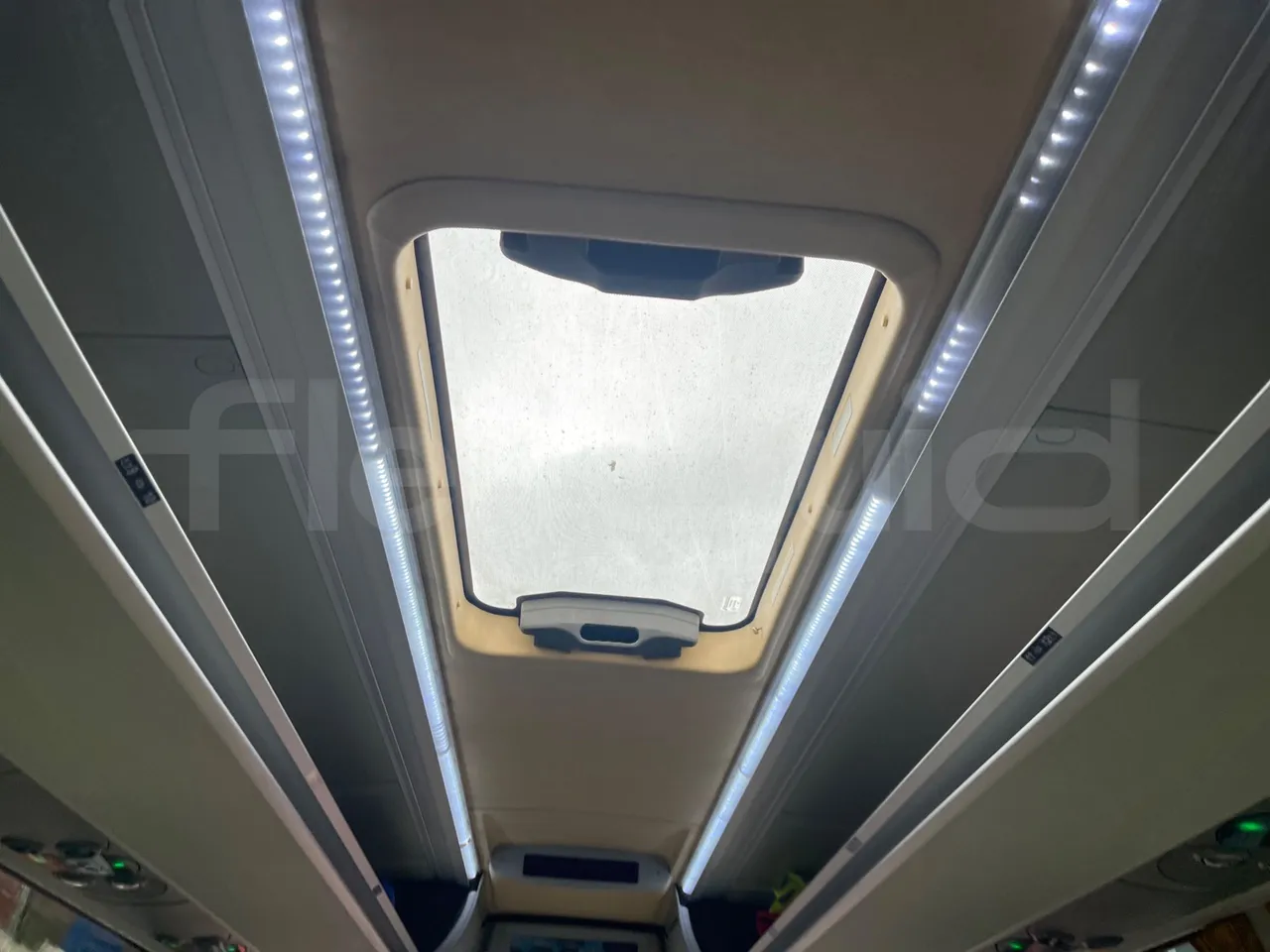Beulas Scania Aura K440EB4X2 - EUR4 - 324kW - 12.200m - roof hatch 1