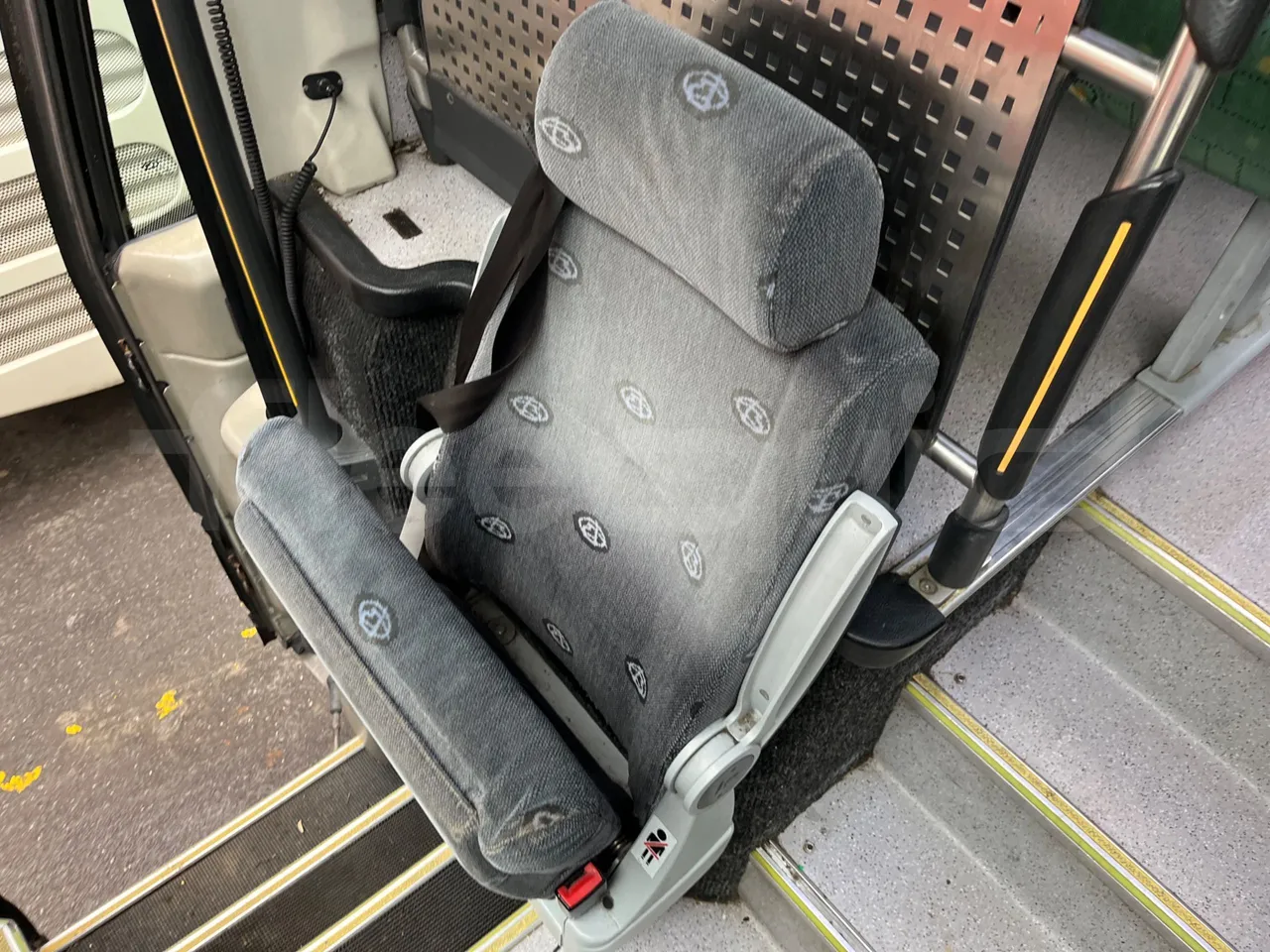 Beulas Scania Aura K440EB4X2 - EUR4 - 324kW - 12.200m - hostess seat photo