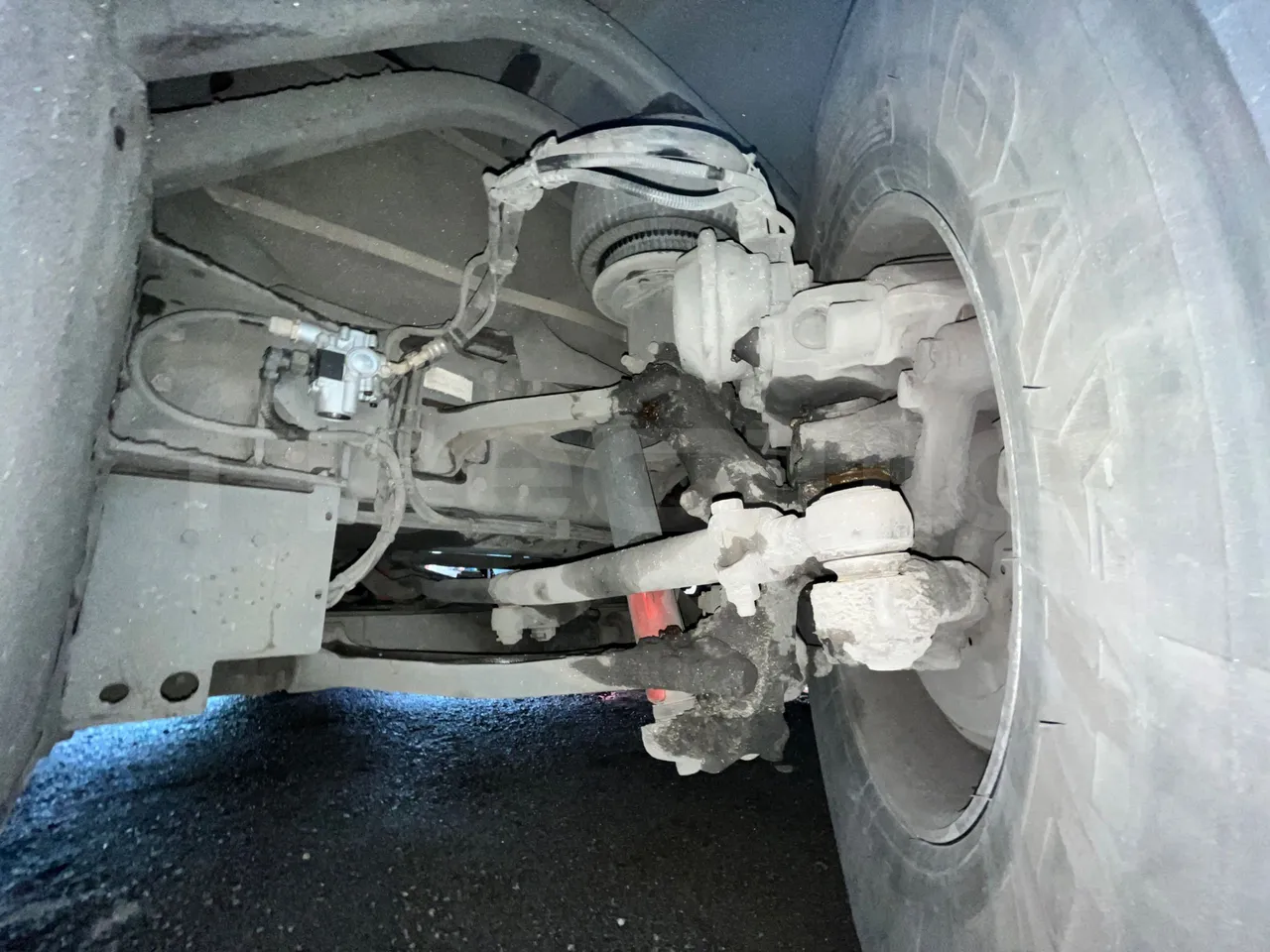 Beulas Scania Aura K440EB4X2 - EUR4 - 324kW - 12.200m - front axle left side