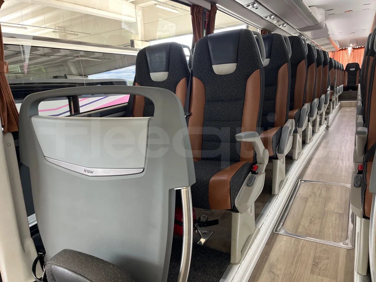 Irizar Daf - jack and driver keys