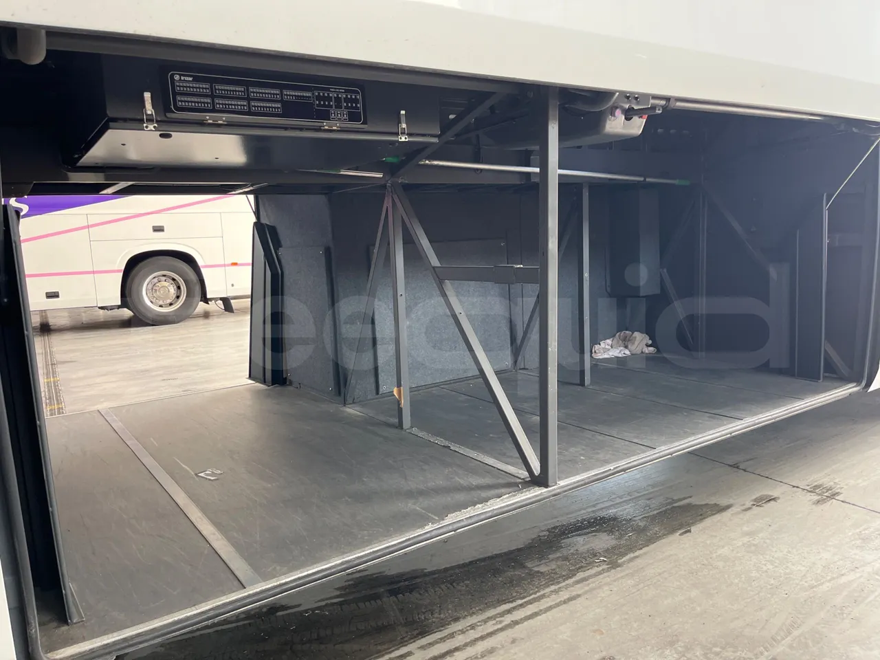 Irizar Daf - internal frame rust check
