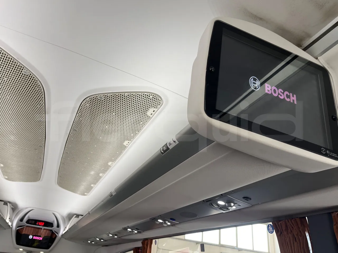 Irizar Daf - monitor detail photo