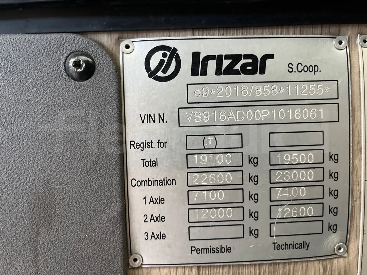 Irizar Daf - vehicle plate photo