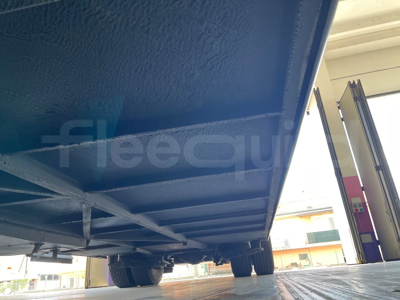 Irizar Daf - central undercarriage photo