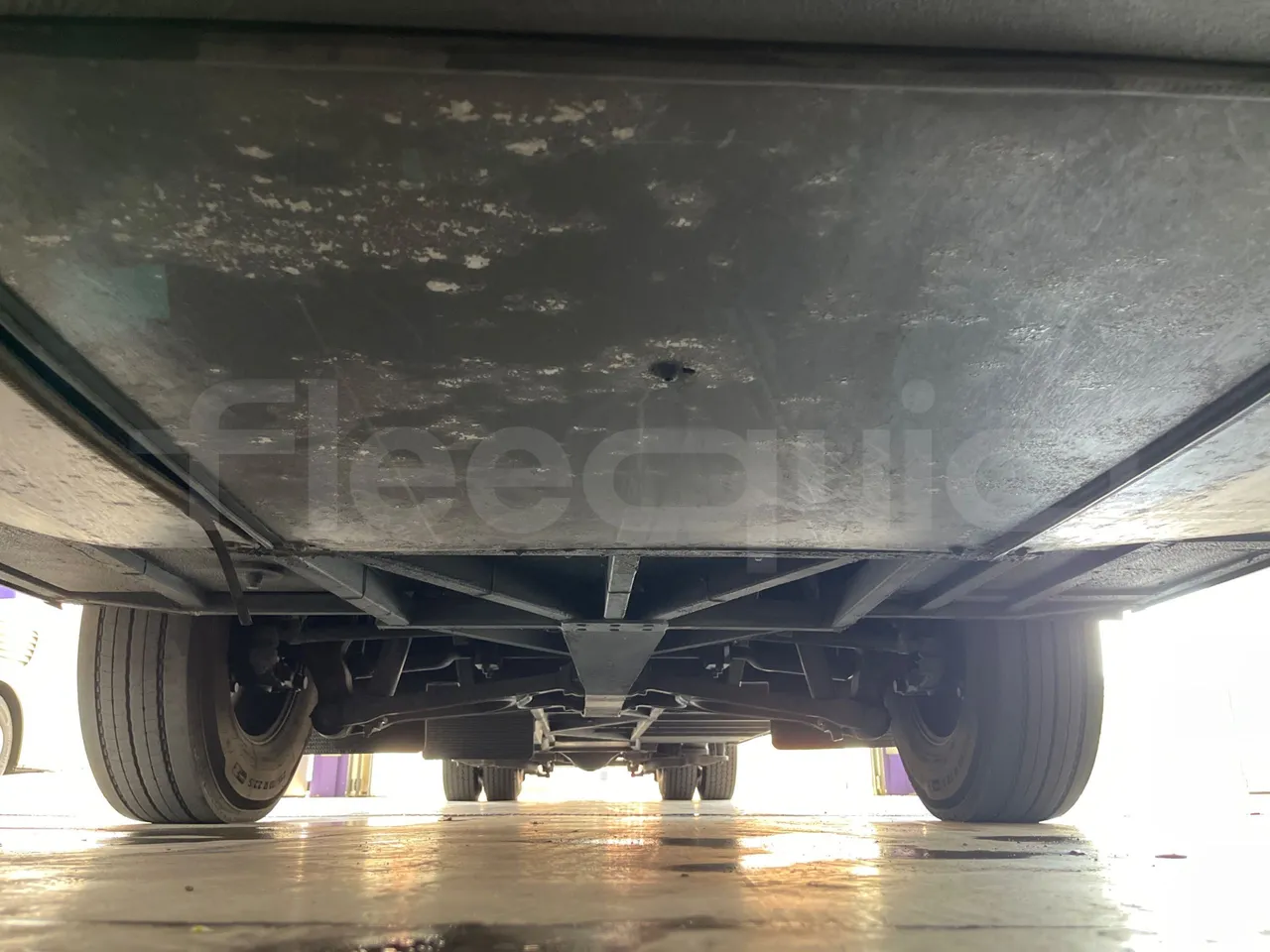 Irizar Daf - front undercarriage from front