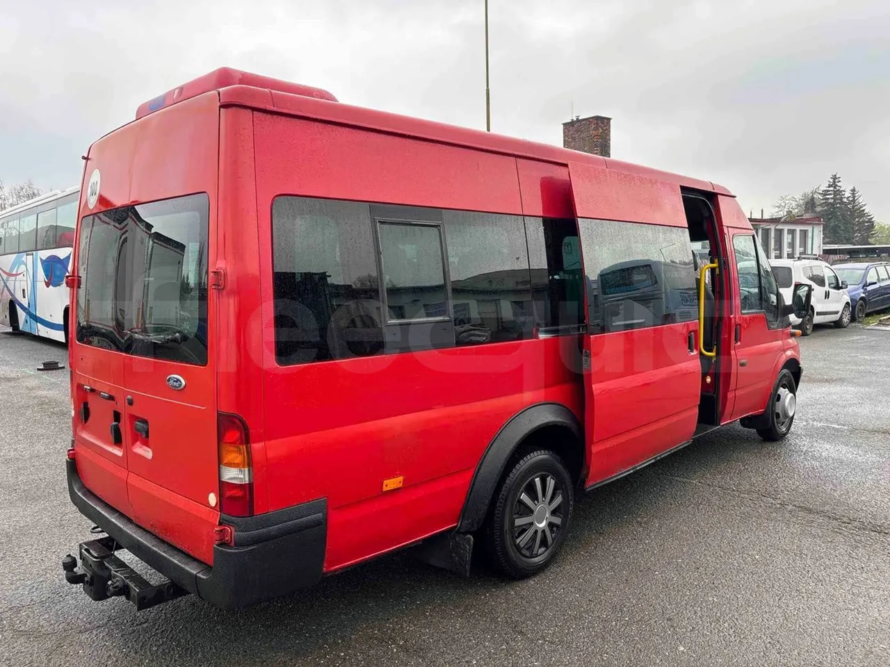 Ford Transit H9FA - Euro3 - 101kW - 6.374mt - 3/4 right rear doors open