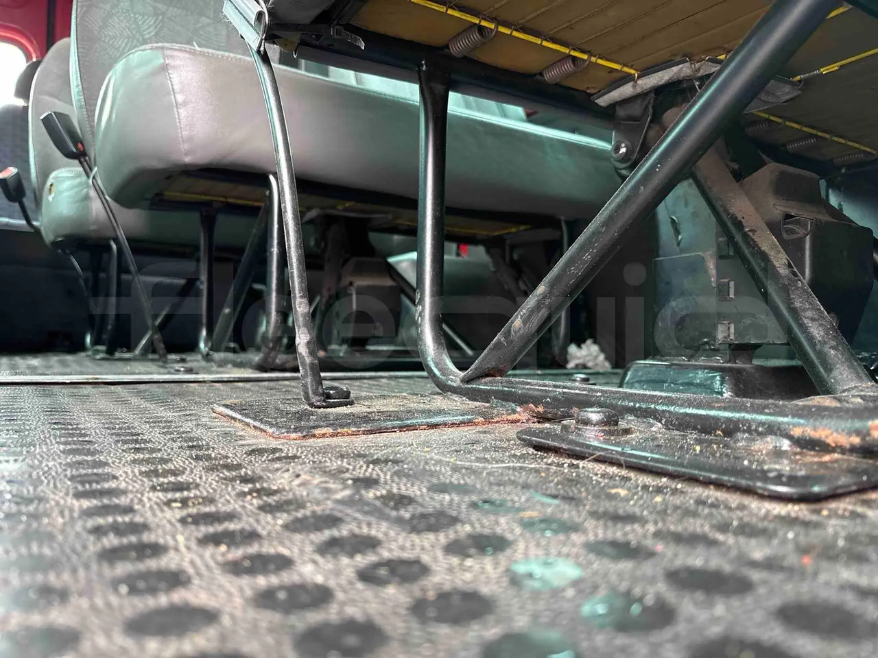 Ford Transit H9FA - Euro3 - 101kW - 6.374mt - seat brackets photo