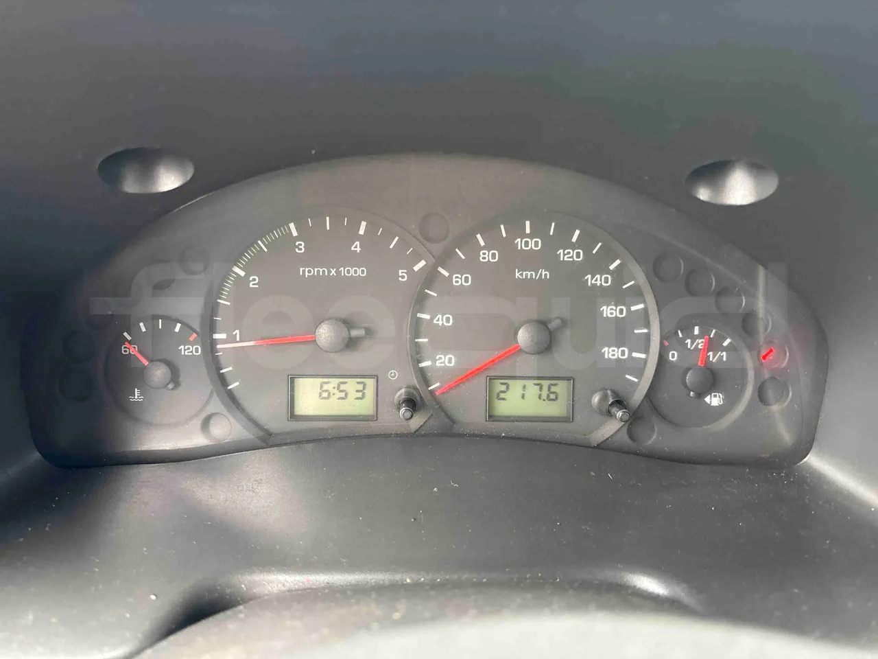 Ford Transit H9FA - Euro3 - 101kW - 6.374mt - dashboard lights on