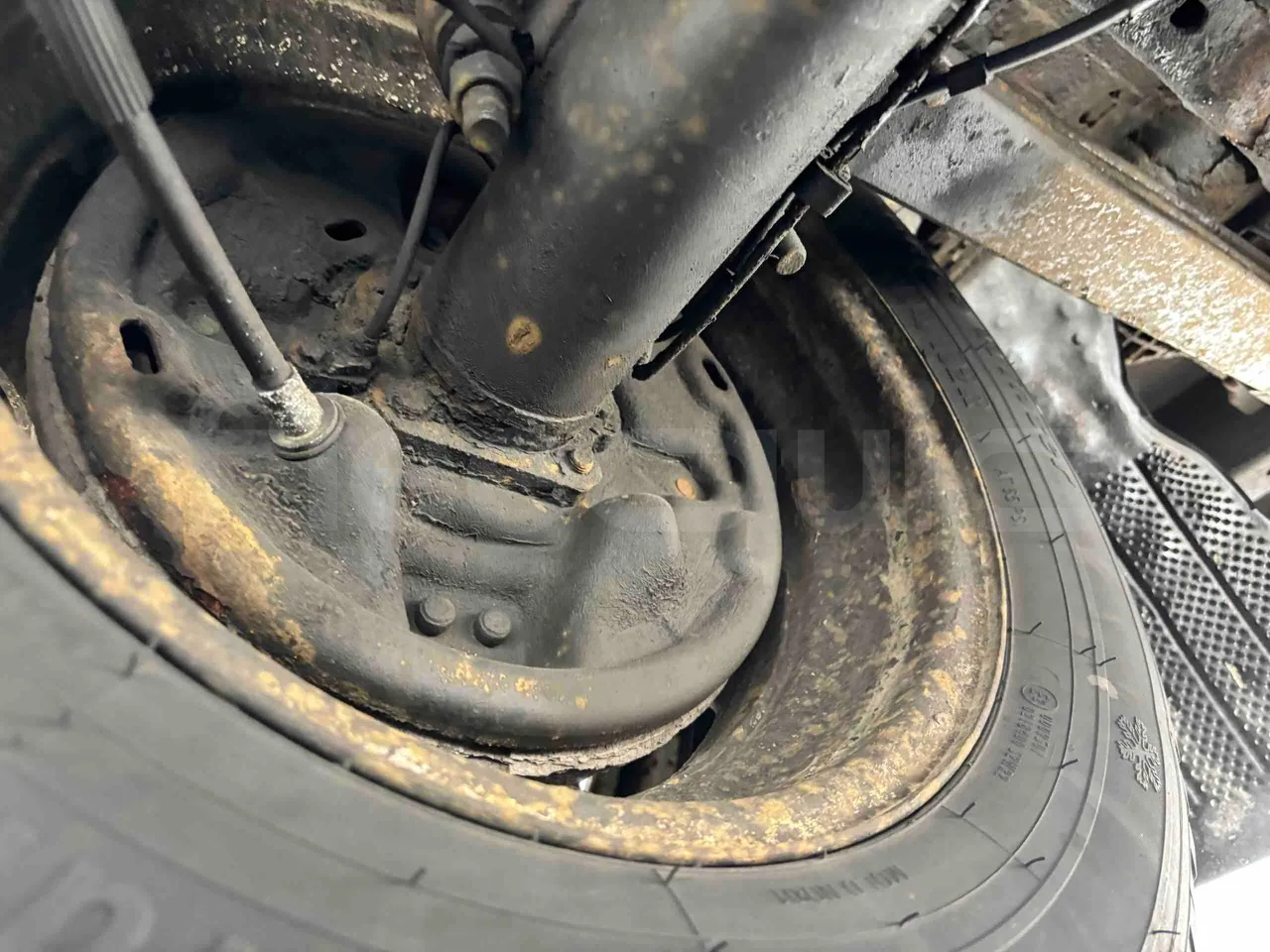 Ford Transit H9FA - Euro3 - 101kW - 6.374mt - axle 2 discs right