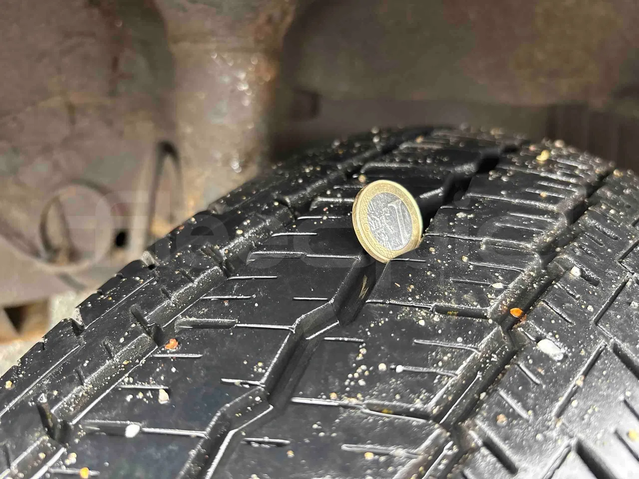 Ford Transit H9FA - Euro3 - 101kW - 6.374mt - tread condition front tires left