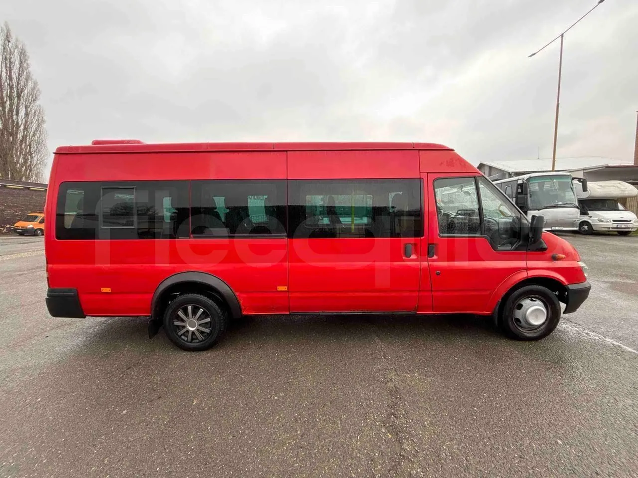 Ford Transit H9FA - Euro3 - 101kW - 6.374mt - right side doors closed