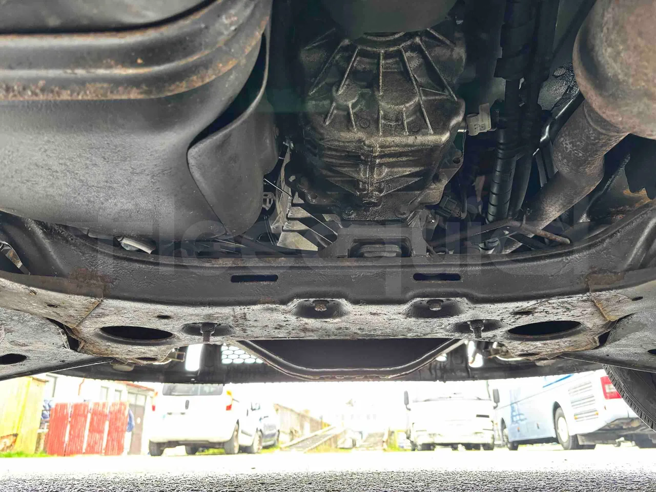 Ford Transit H9FA - Euro3 - 101kW - 6.374mt - front axle central