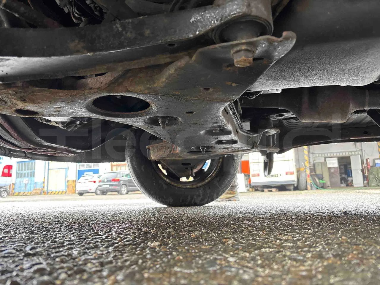 Ford Transit H9FA - Euro3 - 101kW - 6.374mt - front axle left side