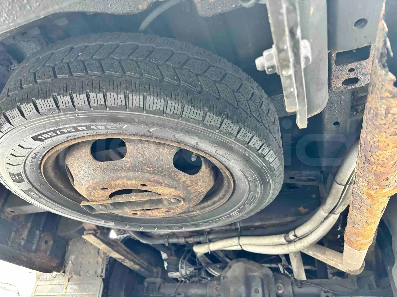 Ford Transit H9FA - Euro3 - 101kW - 6.374mt - spare wheel