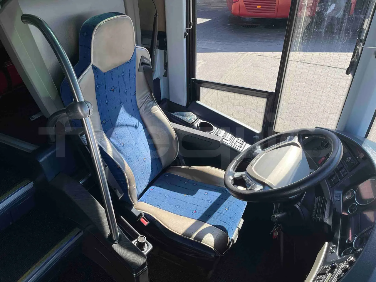 Neoplan Starliner N5217 - EUR5 - 371kW - 14m - driver's seat photo