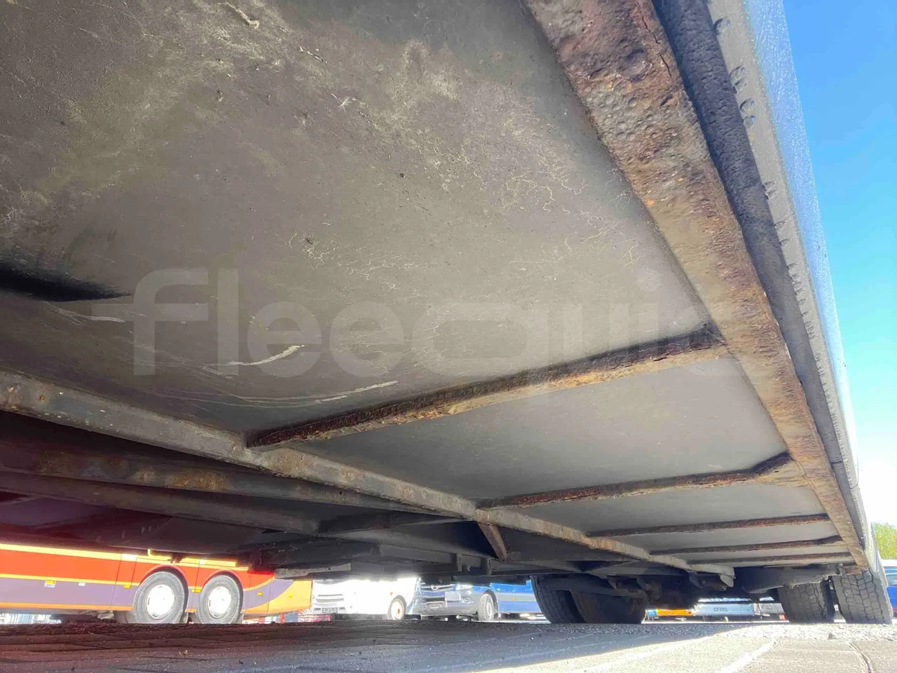 Neoplan Starliner N5217 - EUR5 - 371kW - 14m - front air springs left