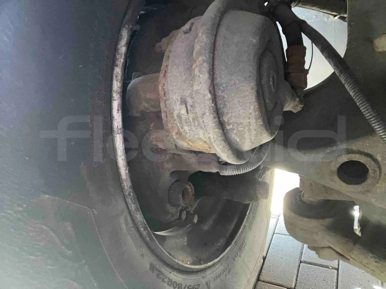 Neoplan Starliner N5217 - EUR5 - 371kW - 14m - front discs left