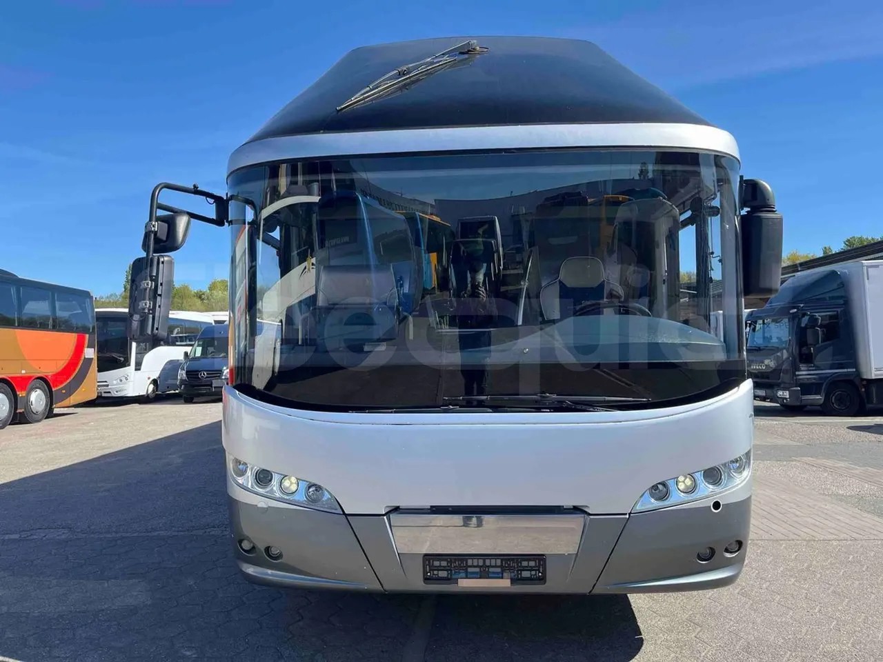 Neoplan Starliner N5217 - EUR5 - 371kW - 14m - front photo