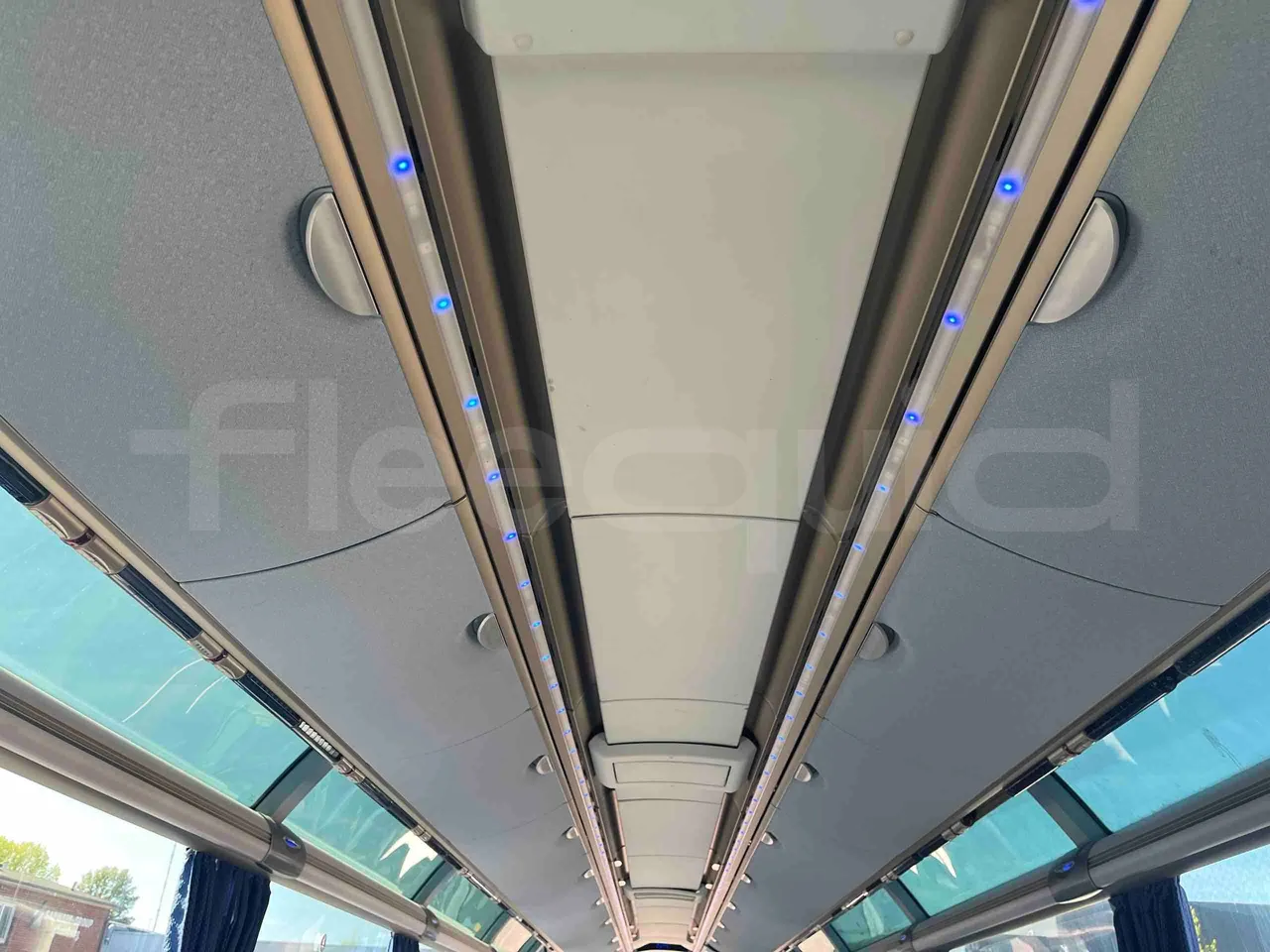 Neoplan Starliner N5217 - EUR5 - 371kW - 14m - roof hatch 3