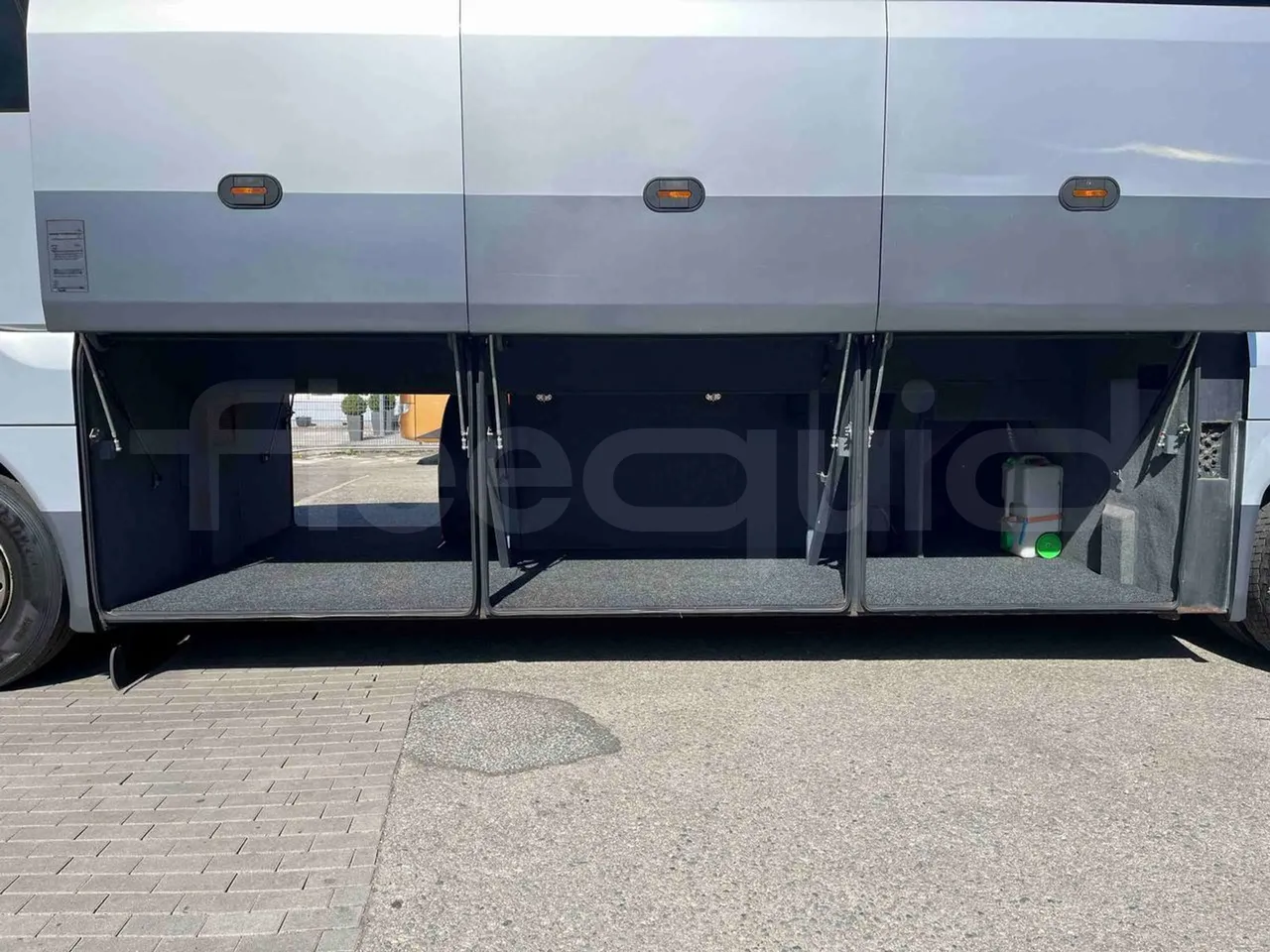Neoplan Starliner N5217 - EUR5 - 371kW - 14m - luggage rack photo