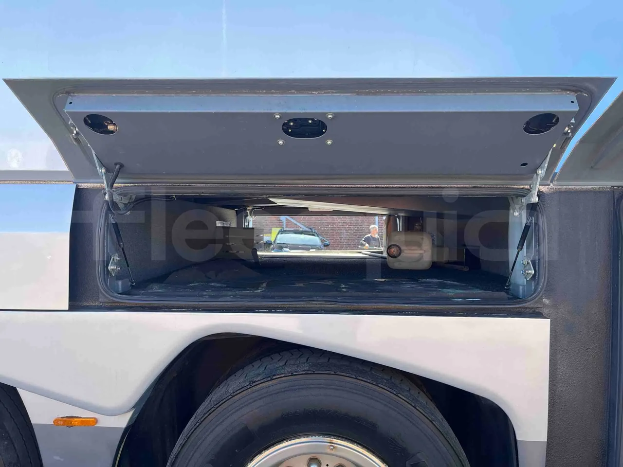 Neoplan Starliner N5217 - EUR5 - 371kW - 14m - platform open photo