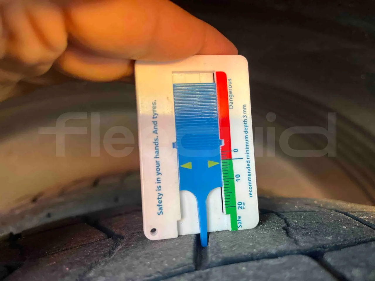 Neoplan Starliner N5217 - EUR5 - 371kW - 14m - front left tire measurements