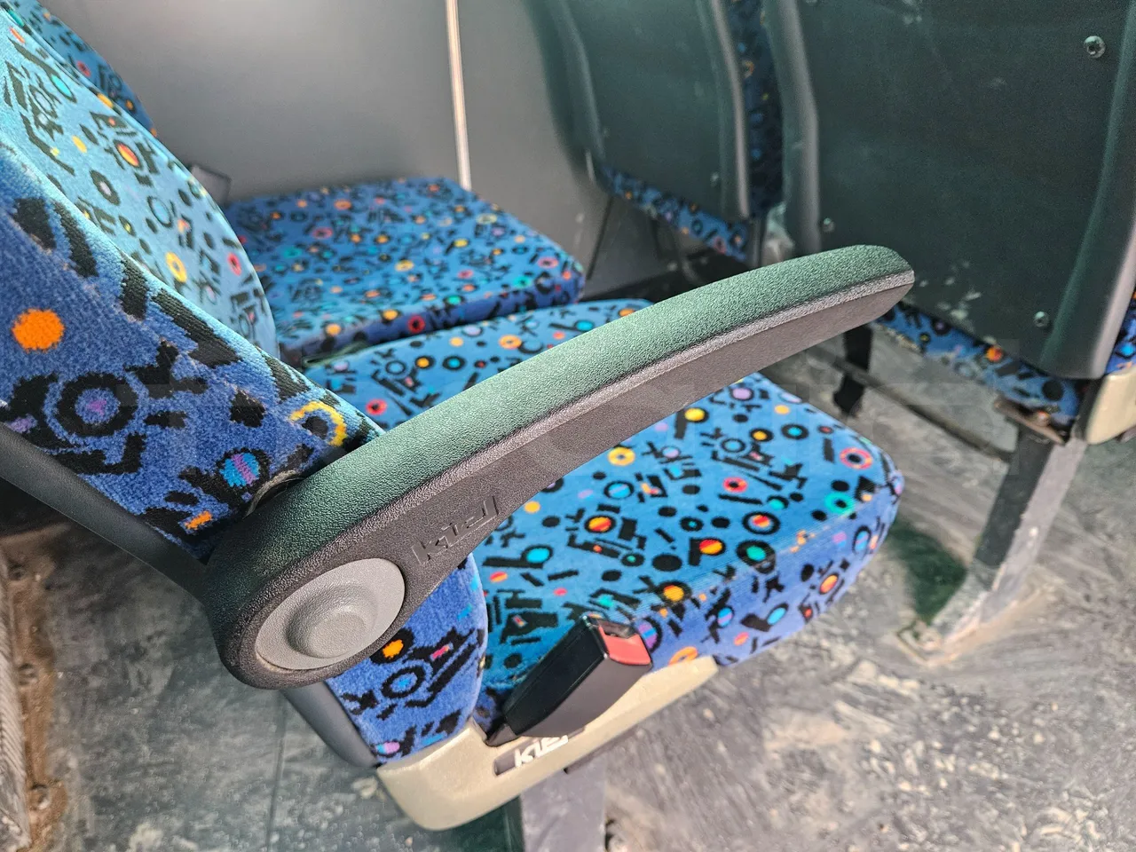 Man A91 Carrier - EUR4 - 206kW - 12.700m - armrest detail photo