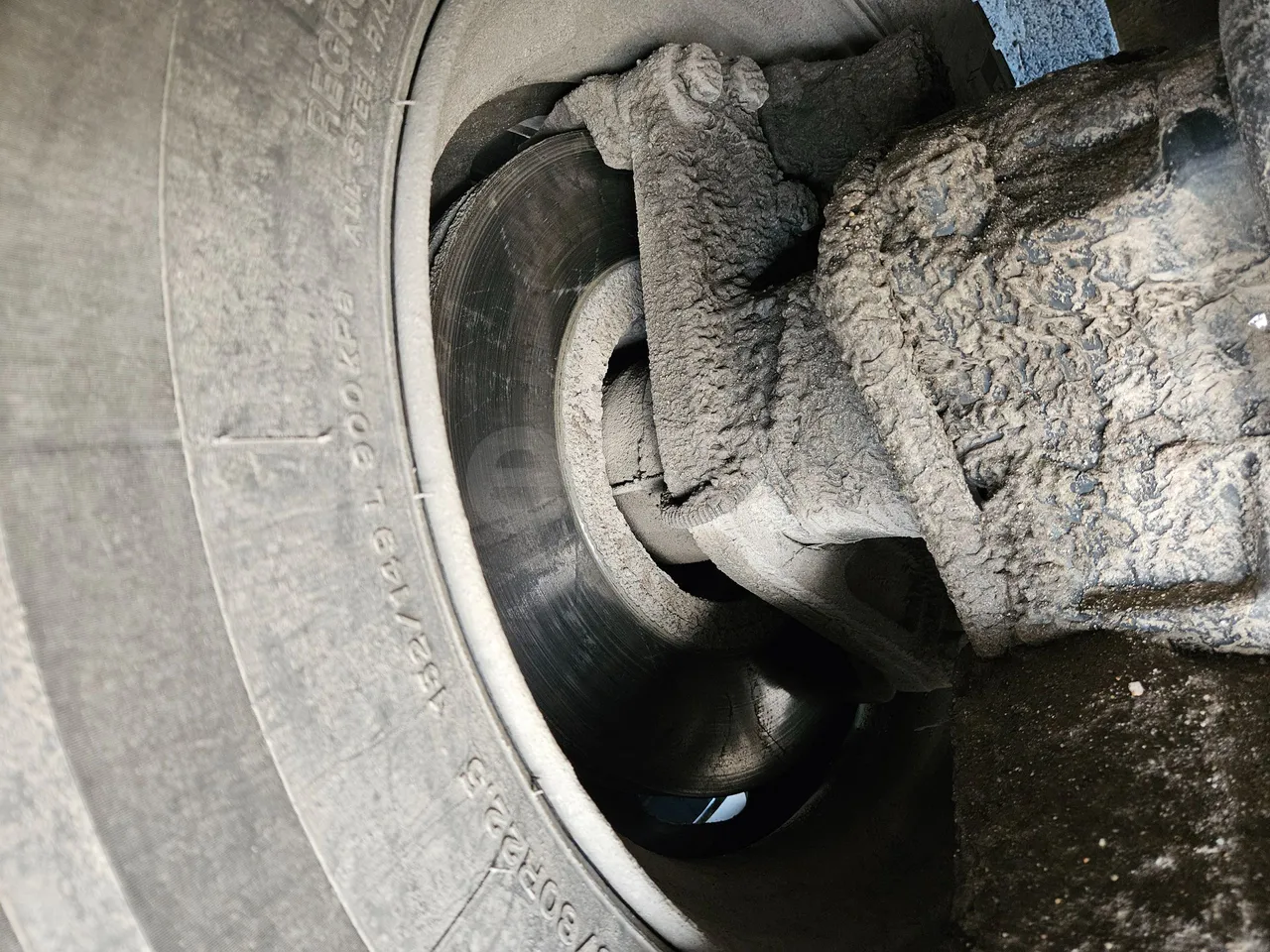 Man A91 Carrier - EUR4 - 206kW - 12.700m - axle 2 discs left