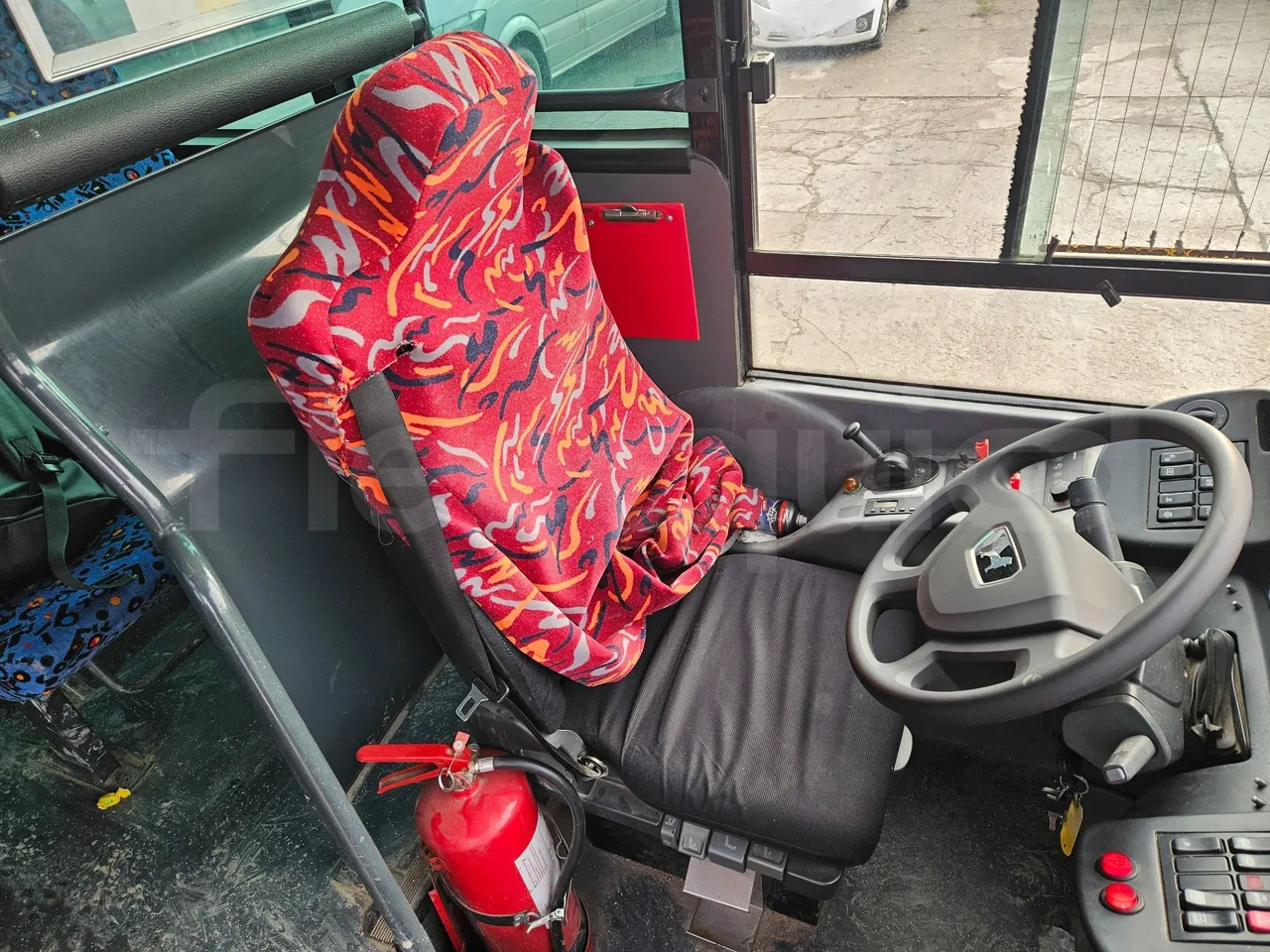 Man A91 Carrier - EUR4 - 206kW - 12.700m - driver's seat photo