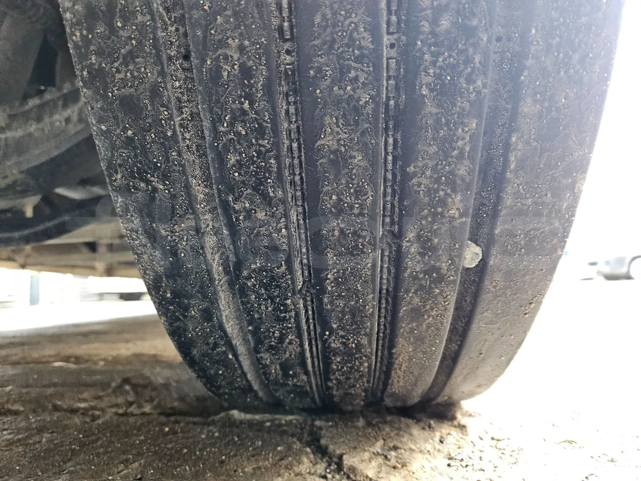 Man A91 Carrier - EUR4 - 206kW - 12.700m - tread condition front tires left