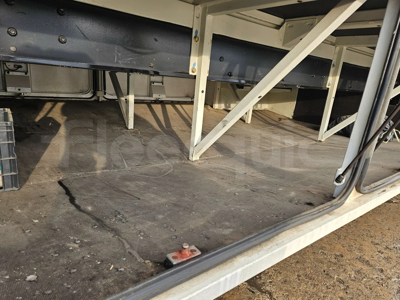 Man A91 Carrier - EUR4 - 206kW - 12.700m - under carpet photo