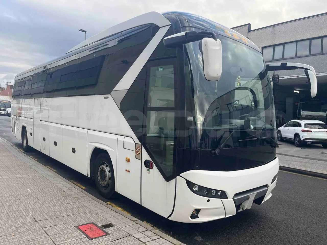 Man Tourliner C JOACB - Euro6 - 338kW - 13.103mt - 3/4 front right doors