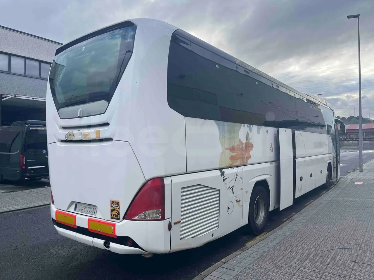 Man Tourliner C JOACB - Euro6 - 338kW - 13.103mt - 3/4 right rear doors open