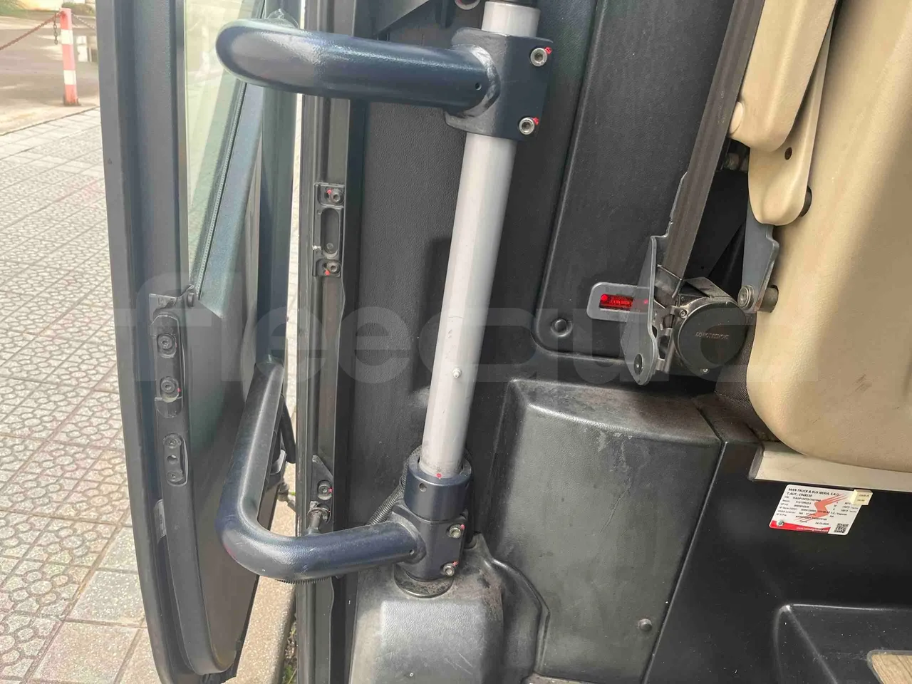 Man Tourliner C JOACB - Euro6 - 338kW - 13.103mt - door mechanism photo