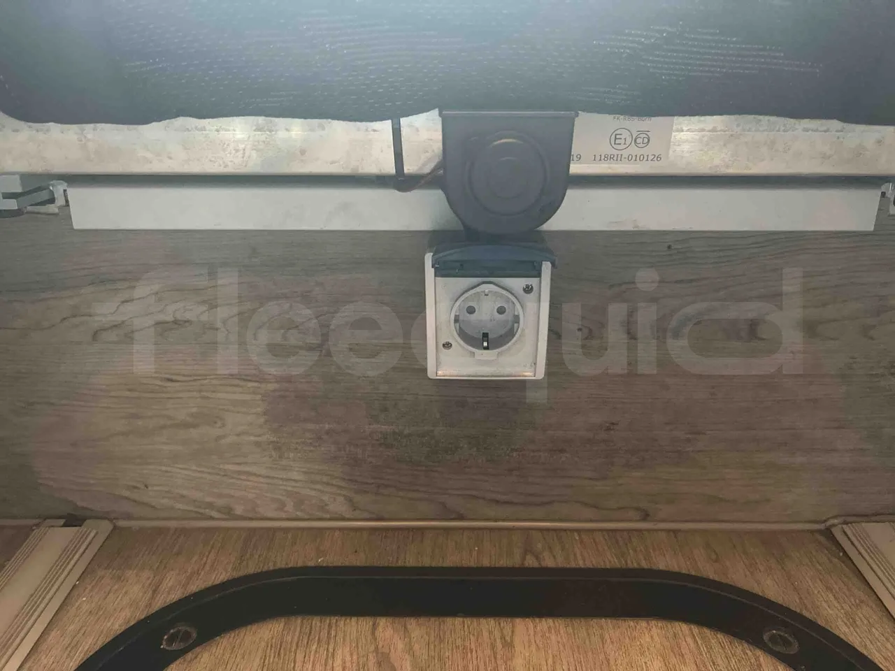 Man Tourliner C JOACB - Euro6 - 338kW - 13.103mt - power outlets detail