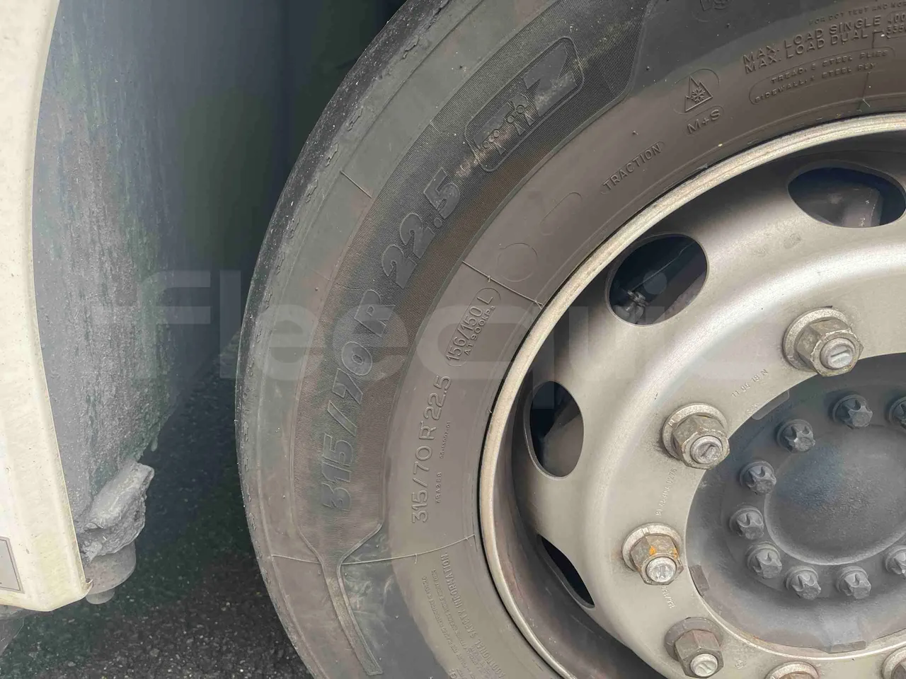 Man Tourliner C JOACB - Euro6 - 338kW - 13.103mt - rear left tire photo