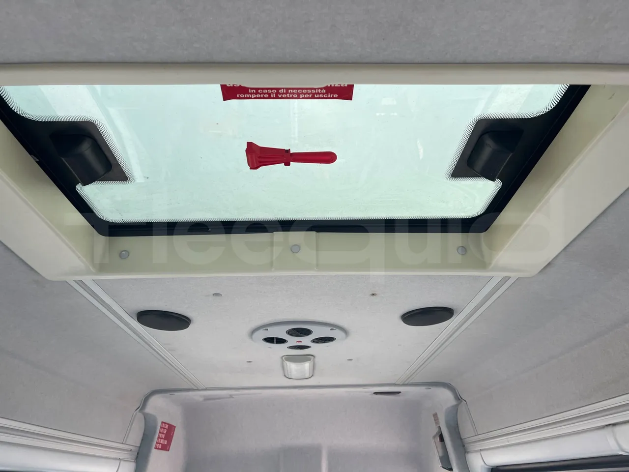 Iveco Daily A50/S30/VI - Euro6 - 125kw - 7.294mt - roof hatch 1
