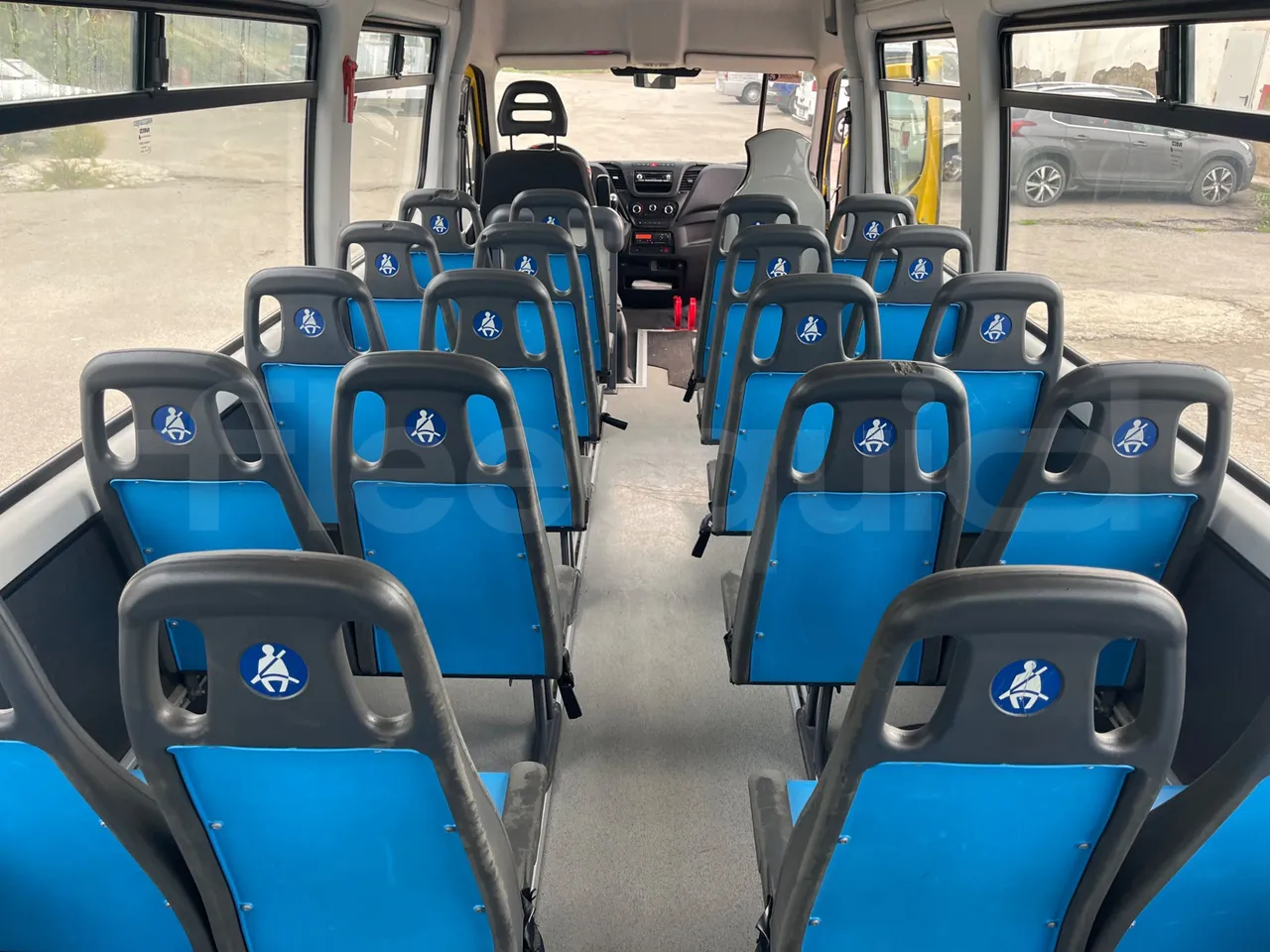 Iveco Daily A50/S30/VI - Euro6 - 125kw - 7.294mt - forward view middle aisle