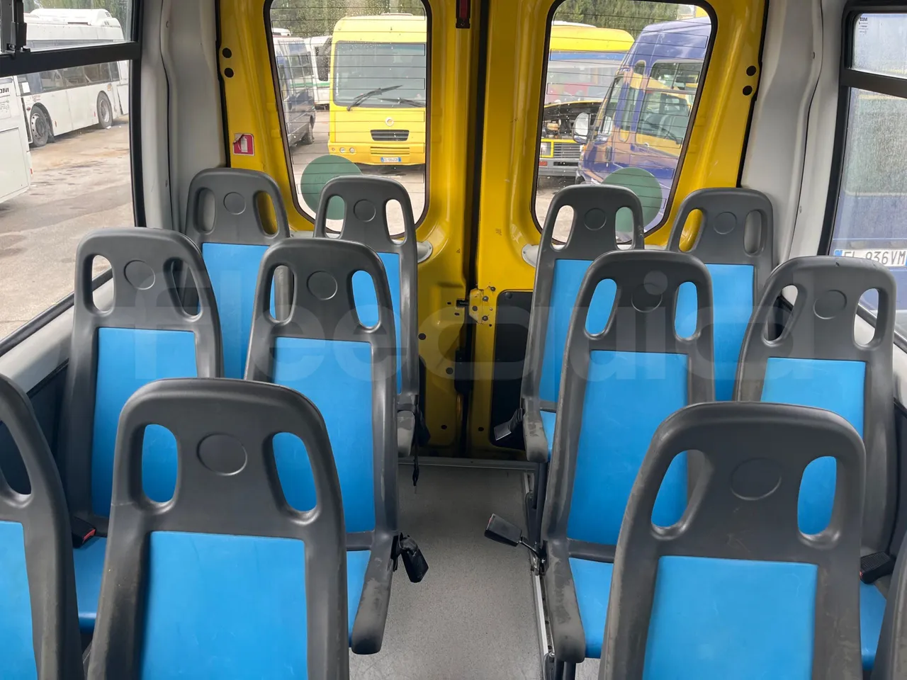 Iveco Daily A50/S30/VI - Euro6 - 125kw - 7.294mt - reverse view middle aisle