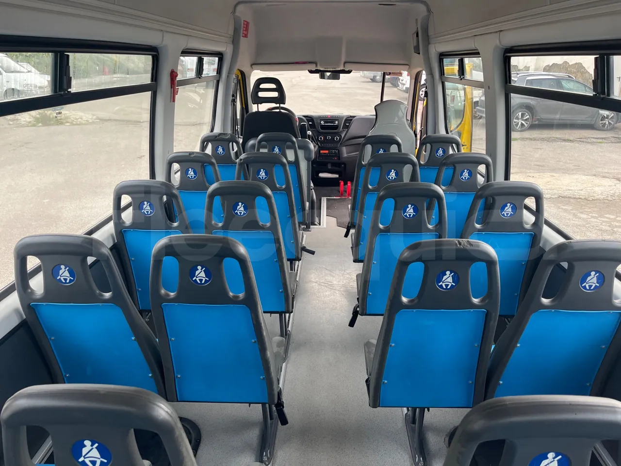 Iveco Daily A50/S30/VI - Euro6 - 125kw - 7.294mt - forward view all seats last row height