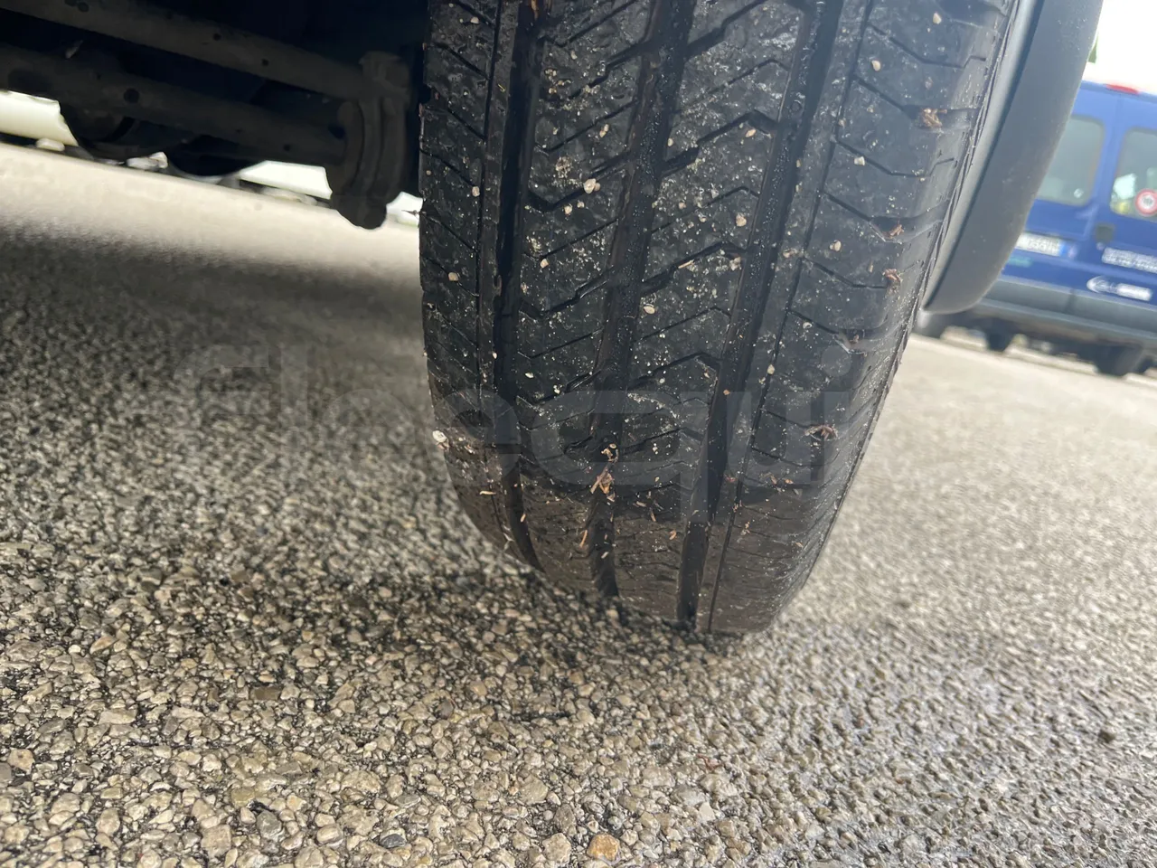 Iveco Daily A50/S30/VI - Euro6 - 125kw - 7.294mt - tread condition front tires right