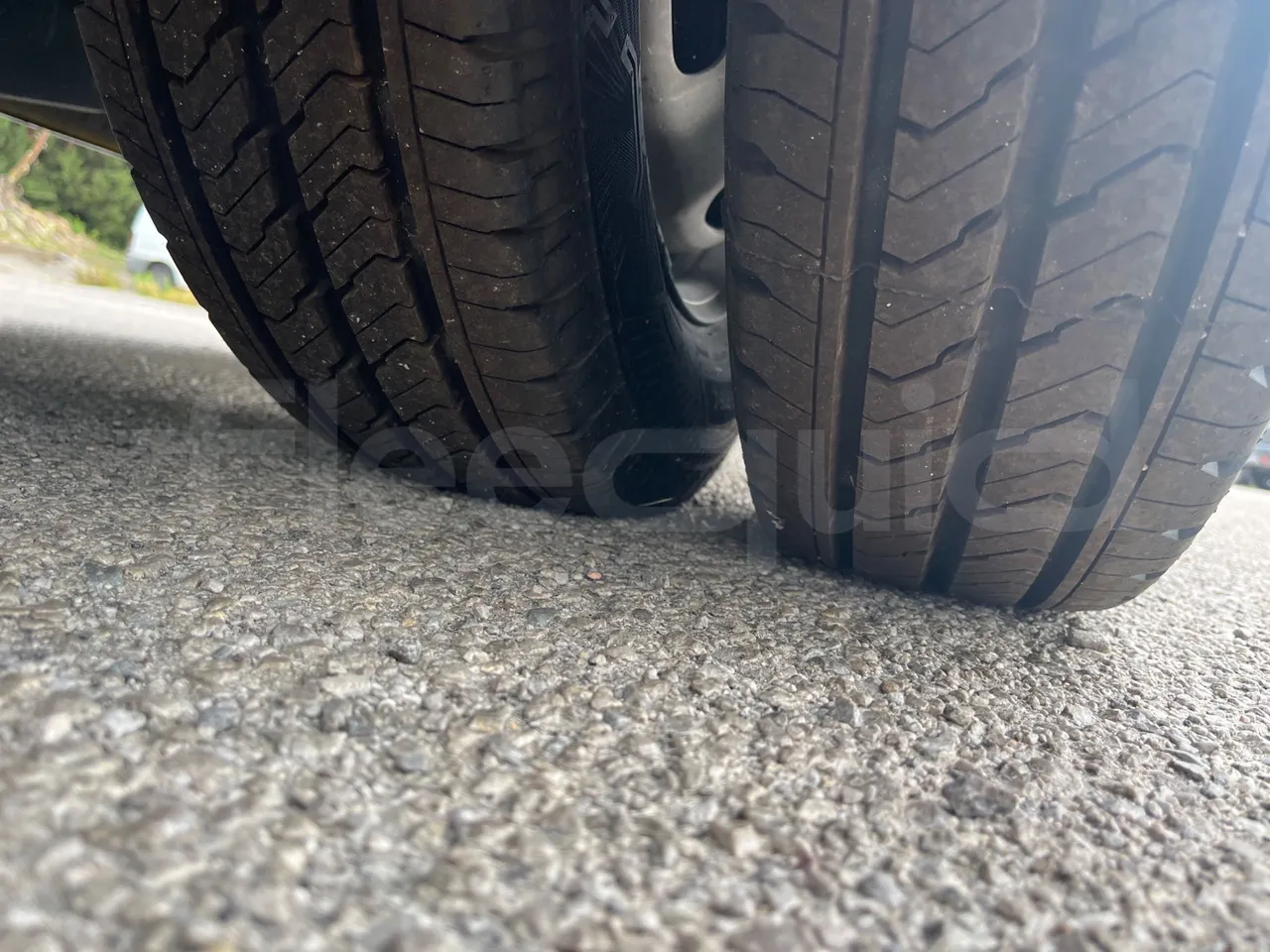 Iveco Daily A50/S30/VI - Euro6 - 125kw - 7.294mt - tread condition second axle tires left