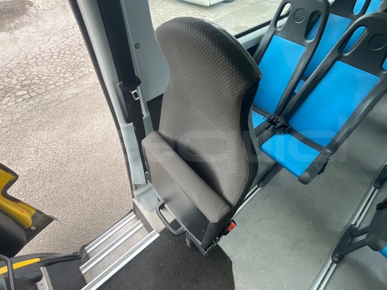 Iveco Daily A50/S30/VI - Euro6 - 125kw - 7.294mt - hostess seat photo