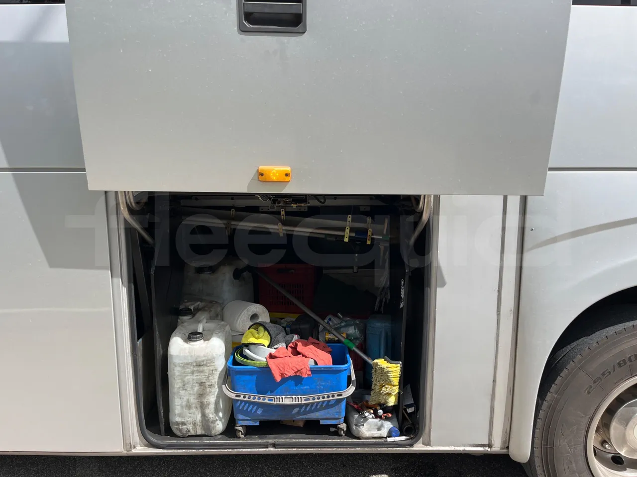Iveco Evadys SFR130 -EUR5-279kW -11.995m - jack and driver keys