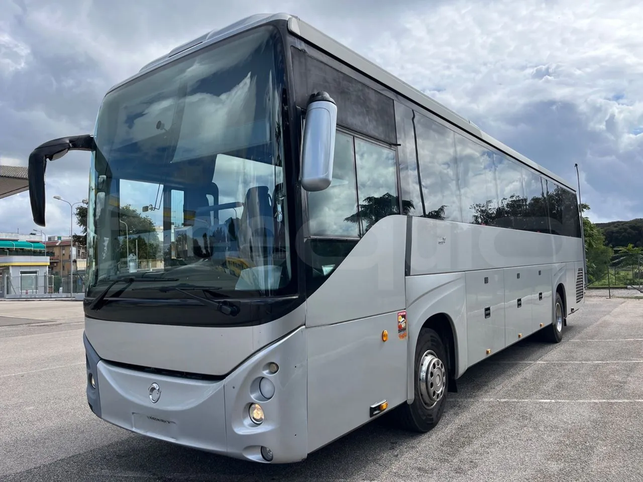 Iveco Evadys SFR130 -EUR5-279kW -11.995m - 3/4 front left