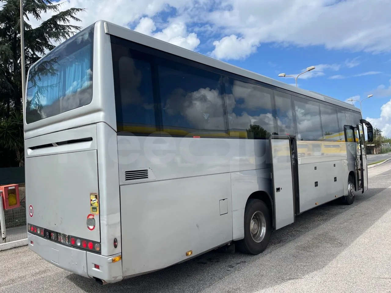 Iveco Evadys SFR130 -EUR5-279kW -11.995m - 3/4 right rear doors open